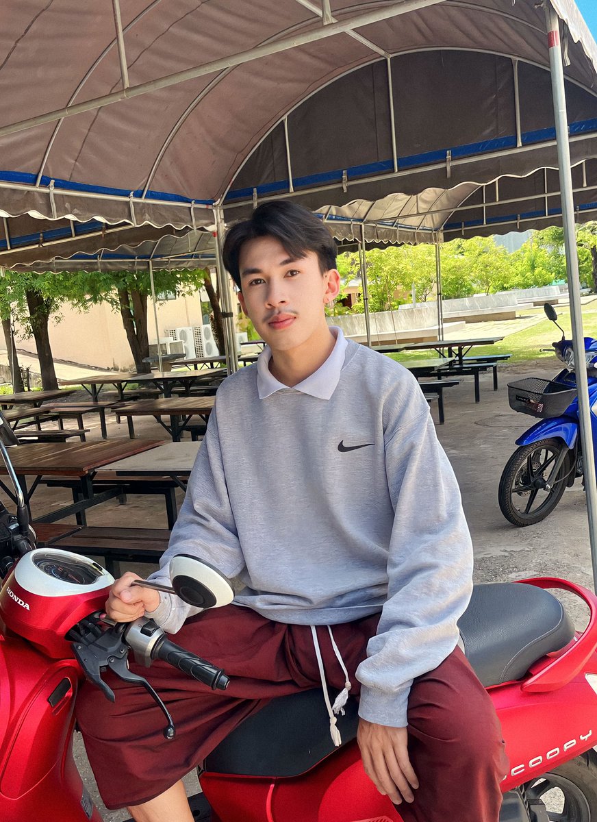 SJumpasan's tweet photo. เหง๊าาาาาา🤣 https://t.co/Si1BZZFLrX