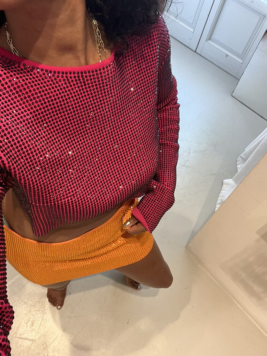 idomyownstuntss's tweet photo. Thrifted in Athens did Luxury in Mykonos https://t.co/KGd5hNIqpe