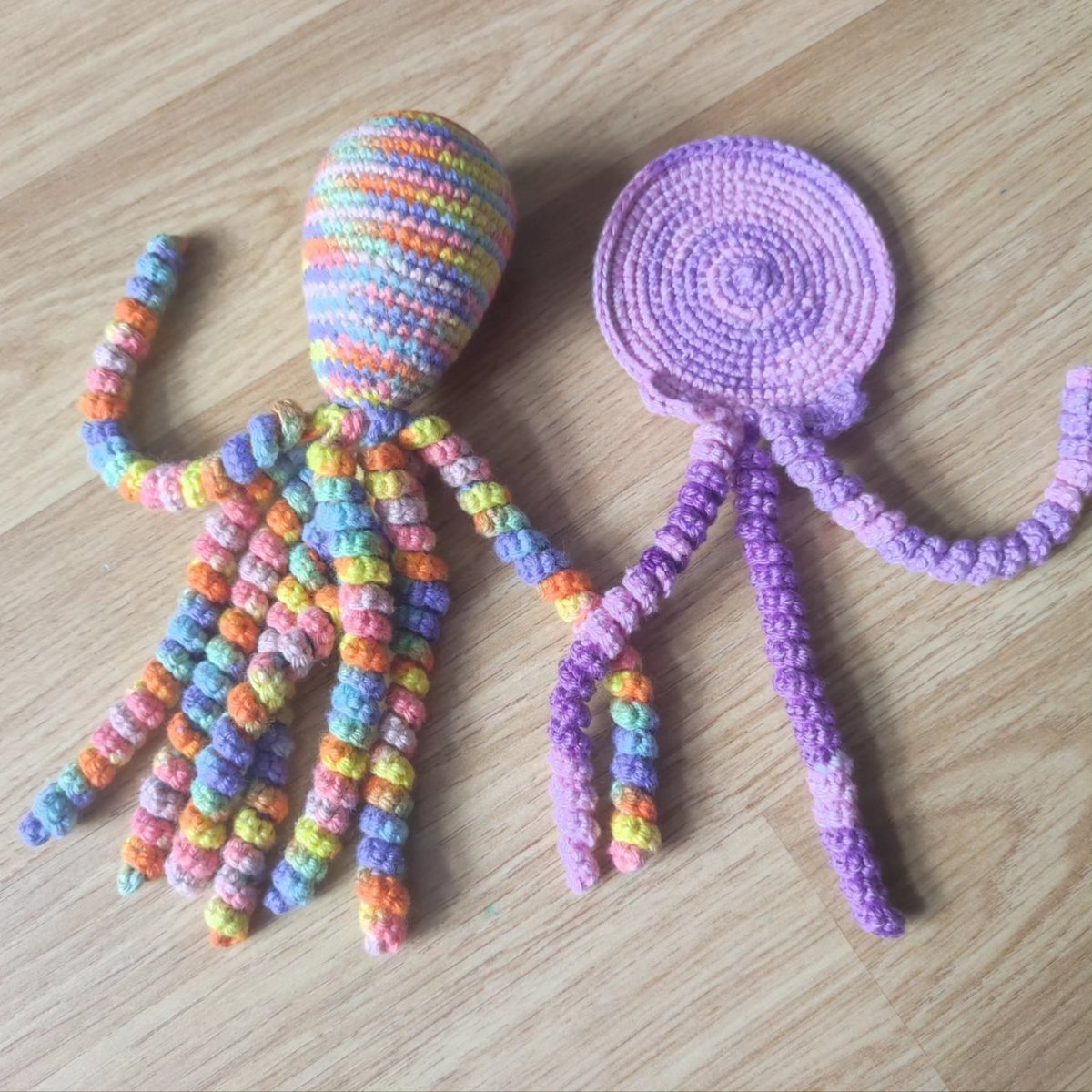 CharlieLisaGunn's tweet photo. Two little #crochet #octopus swimming off to #octopusforapreemie for checking ☺️🐙🐙 if they pass they'll comfort premature babies and if not they will comfort dementia patients or take care of angel babies 💖

#octopusforapreemieuk https://t.co/uKlpKYQQLF