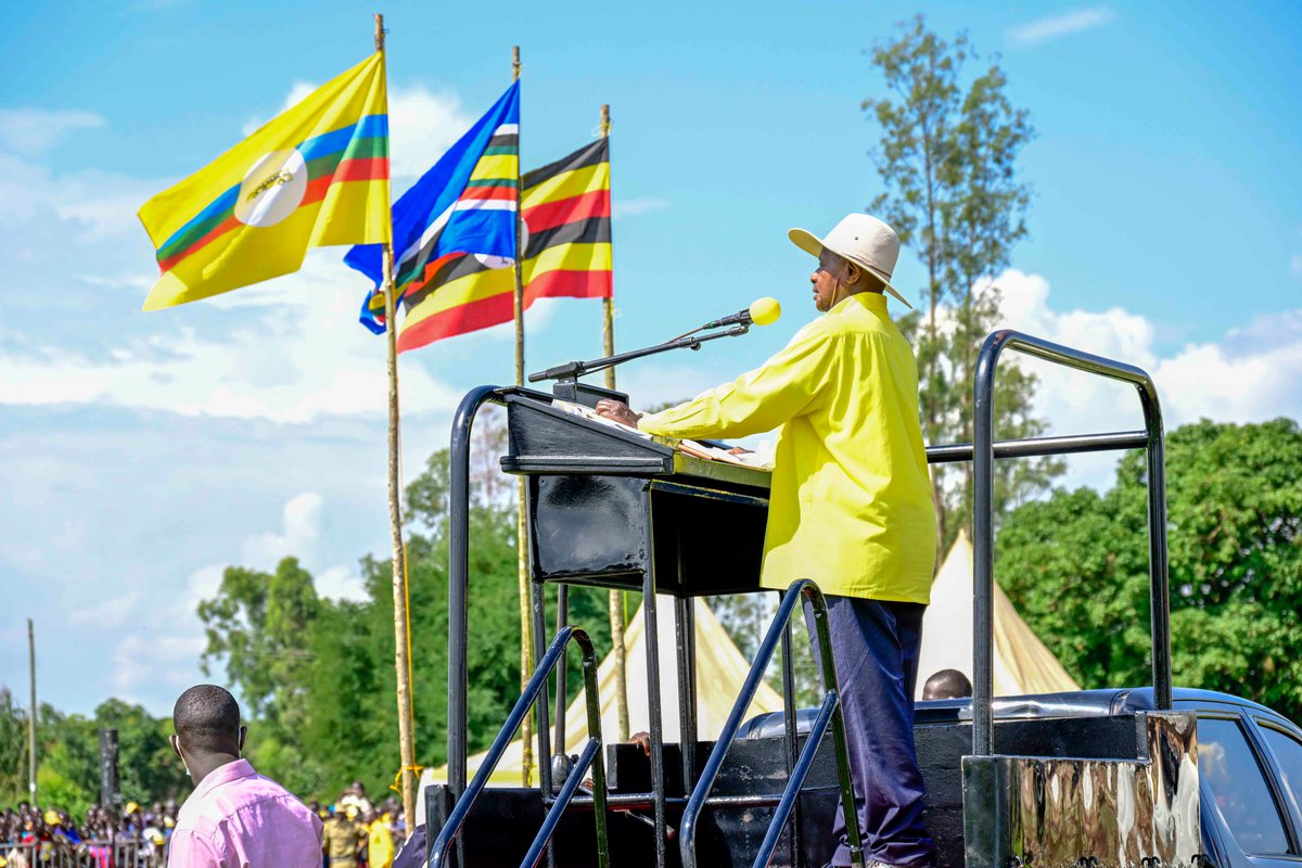 GovUganda's tweet photo. "I can get money from my cows,I don't need money from the government since its small and cows money is more,"- President @KagutaMuseveni while campaigning for Oyam North party Flag Bearer. https://t.co/lsxniiJDGk