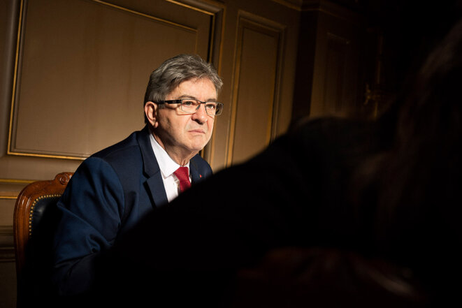 _Libertaire_'s tweet photo. Jean-Luc Mélenchon : « Le pouvoir ne contrôle plus la police, il en a peur »
Et appelle la gauche à « se réveiller » face à l’extrême droite. https://t.co/TmPSaeDysW