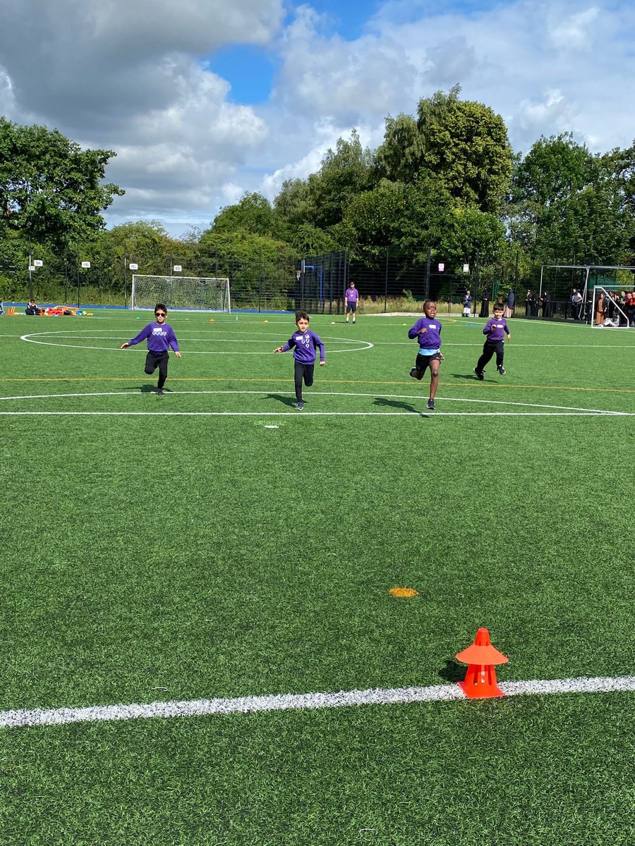 olive_bolton's tweet image. A few scenes from today’s #SportsDays @edenboysbolton Great weather, great space and great fun! #WeAreStar #Teamwork #Ambition #Respect #Active #Competition #Resilience #Determination #Wellbeing #Winners