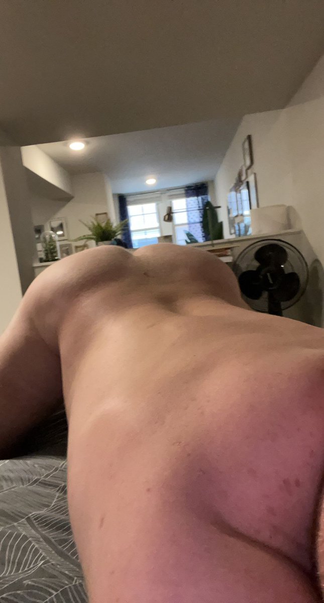 holetobreed's tweet photo. I'm in the mood for a threesome or group 🤔 
#Indygay #Indybottom #breed #rawislaw https://t.co/5EcfZY70oY