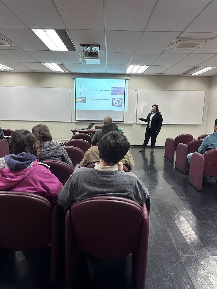 FisicaUsach's tweet photo. ¡Hemos llegado al final de la 4ta y última charla del semestre #Fractalks con gran éxito! 🎉 agradecemos a todos(as) las personas asistentes. #ciencia #usach #charlas #investigacióncientifica https://t.co/uL5F6kyoYo