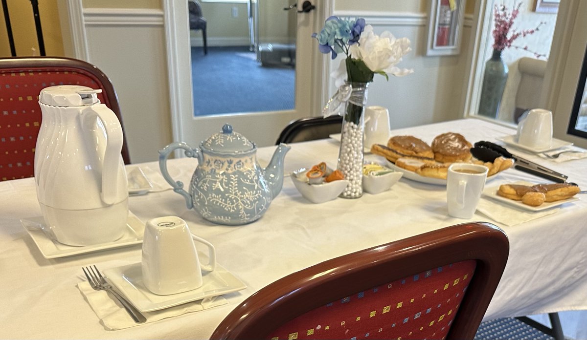 SpringhurstHC's tweet image. Wednesdays are always special at the Villas, because we spend the morning with each other in delightful conversations, while enjoying delicious donuts, fresh-hot coffee, and fresh-brewed tea. 
#SpringhurstVillaLife