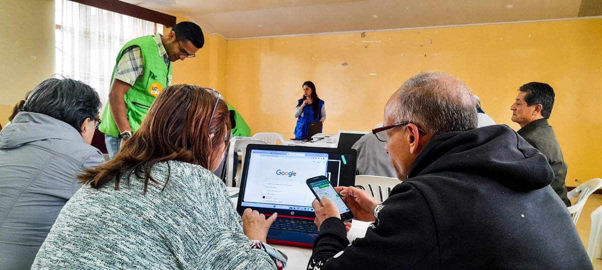 #Embajadoresdigitales son personas mayores que se actualizan en la gestión pública a través de las TIC, y puedan hacer control social y participativo con ayuda de la tecnología.
Lidera <a href="/rafaeluribeu/">Alcaldía Rafael Uribe Uribe</a> <a href="/GobiernoBTA/">Secretaría de Gobierno</a> <a href="/Golab_Bo/">GoLab Bogotá</a> con nuestro apoyo <a href="/UNALOficial/">Universidad Nacional de Colombia</a> #SomosInclusión