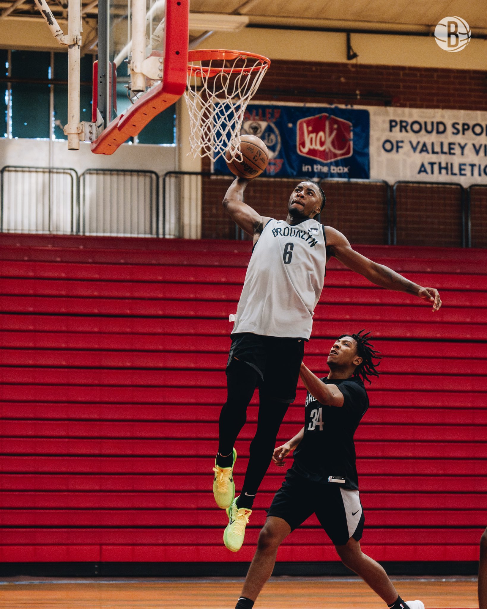 brooklyn nets nike tech