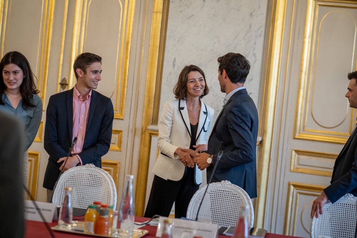 LaurenceBoone's tweet photo. Nous lançons la mobilisation avec les associations et think tanks 🇪🇺 pour la participation aux prochaines élections européennes.

Cet après-midi,  j’ai tenu à les réunir pour confirmer la dynamique des dernières élections.

L’Europe, c’est ce que vous en ferez ! https://t.co/1w3YUzr2Hw