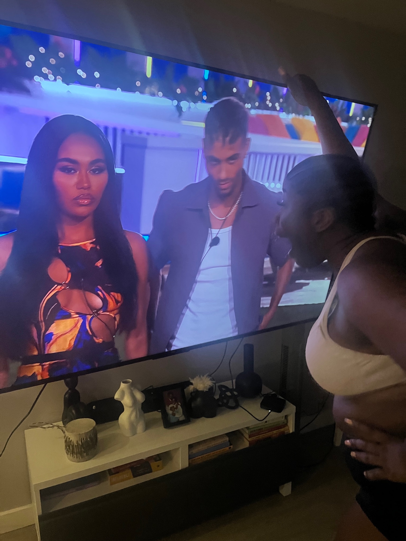 Big MJ on Twitter: "GUYSSSSSSSSSSSSSSSS I CANNOT BREATHE. I HAD TO HOLD