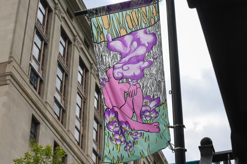 CalgaryArtsDev's tweet photo. Next time you're downtown don't forget to look up! New banners designed by Jacqueline Huskisson have been installed throughout the core as part of the Centre City Banners Project.

Learn more at https://t.co/fpyBMIAmGZ. #yycArts #yycLCL https://t.co/WxjhLgCJOR