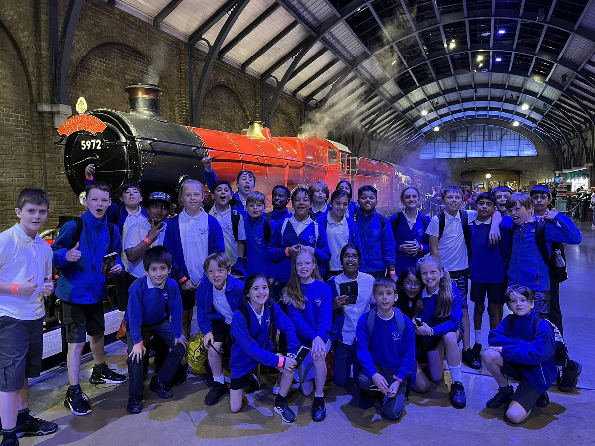 Wroxham School Year 6 boarded the Hogwarts Express today! @WroxhamSchool #WBTOURLONDON