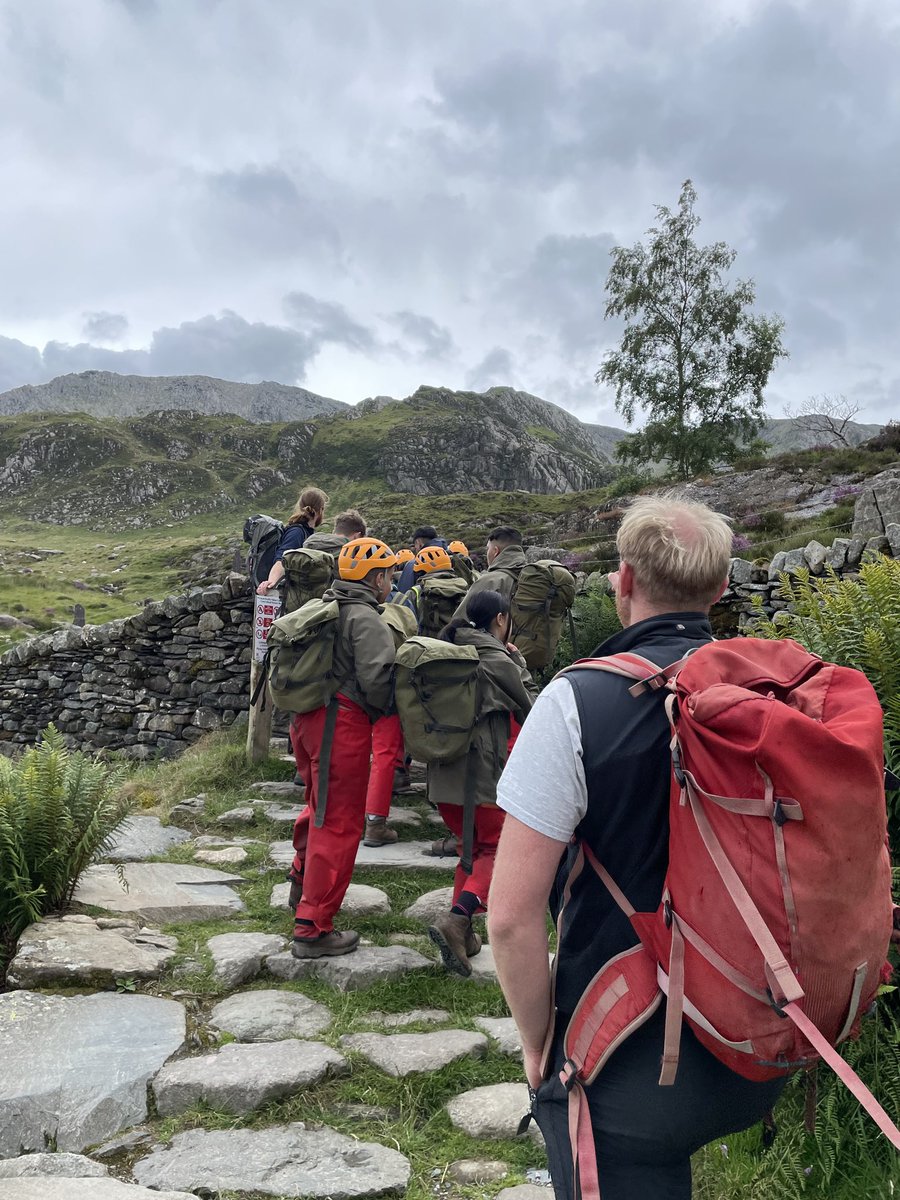 acroydon_teach's tweet photo. The outdoor education continues @OutwardBoundUK @MrSutcliffe23  and Miss Begum as the group continue to challenge themselves in teams. One young lady has overcome her fear of water and rowed across the lake. PD experiences at its best #OutdoorEducation #PersonalDevelopment #NBTB https://t.co/qyX5mI4Oxv