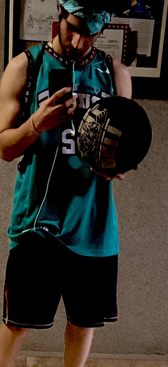 Psycoustic__'s tweet photo. Still escaping reality, hours after hours. #BallSession https://t.co/n4Q1BokmjW