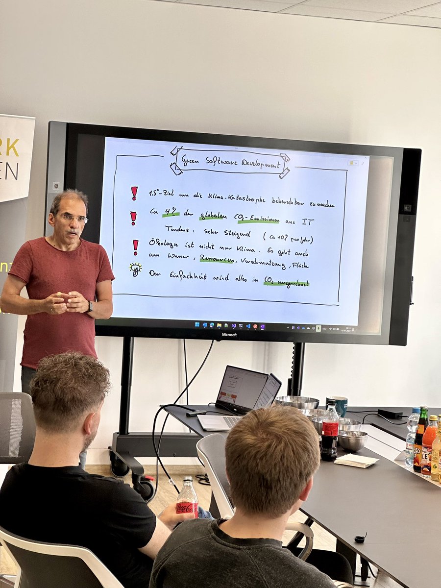 grillphil's tweet image. Sehr spannender IT After Work heute mit @a_mirmohammadi zum Thema Green Software Development organisiert vom Netzwerk IT + Medien im @medialesson Office. Einfach schön Veranstaltungen mit der lokalen IT Community zu erleben. #Community #GreenSoftwareDevelopment #Pforzheim