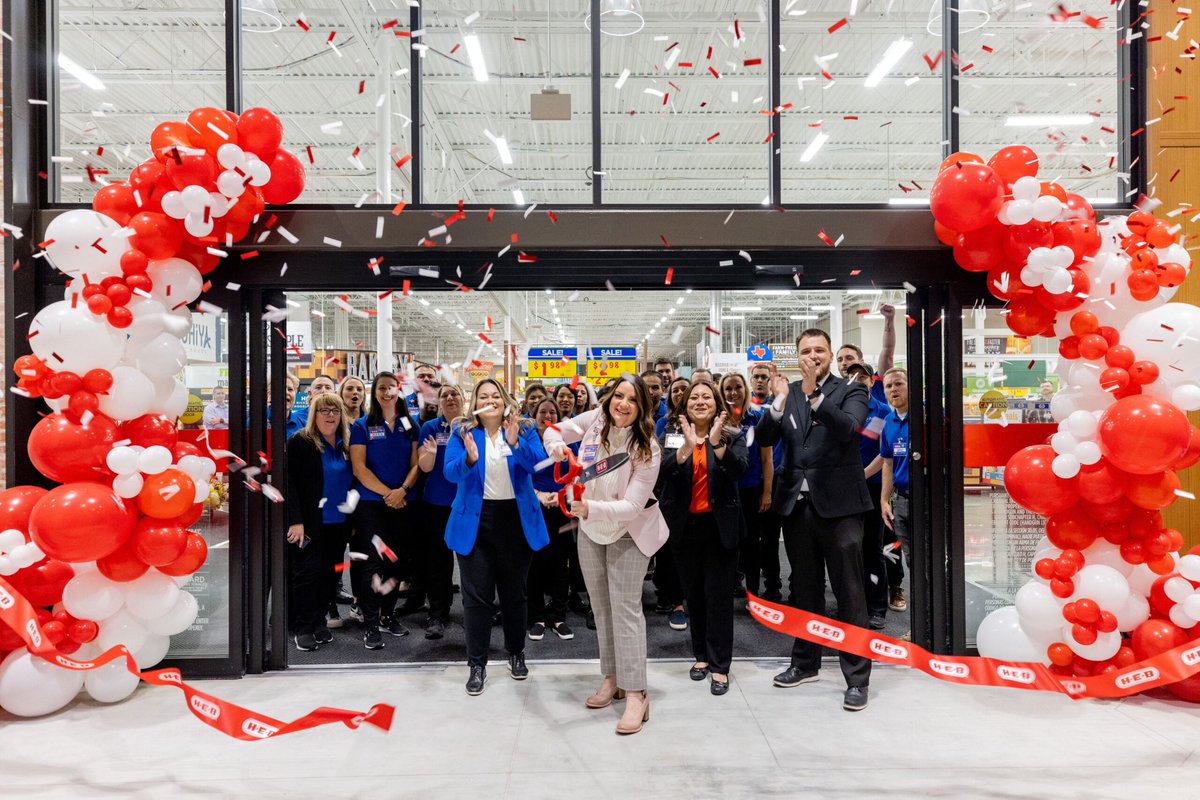Our <a href="/HEB/">H-E-B</a> Partners and customers were rocking today at the opening of the Nutty Brown H-E-B in west Austin. Dating back more than 70 years, the site’s rich history is on display at the 107,000-square-foot store. See more at H-E-B Newsroom: newsroom.heb.com/nutty-brown-h-…