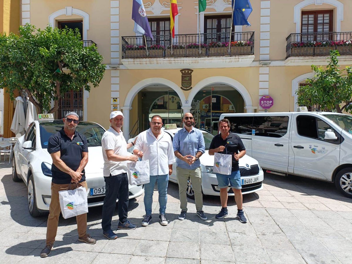 Agradecer al Patrimonio de Turismo de Almuñécar La Herradura por la entrega de polos 👕 y gorras 🧢 para estar uniformados 🚖 este verano.

<a href="/VisitAlmunecar/">Turismo Almuñécar</a> 
<a href="/AlmunecarAyto/">Almuñécar-Herradura</a>