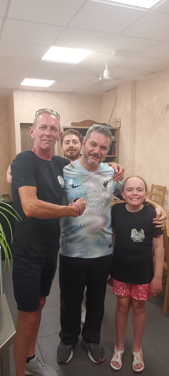 spiderwalshy's tweet image. Our amazing Italian friends #Teds 

David loving his #lfc shirt 👌♥️

Friends for life xx