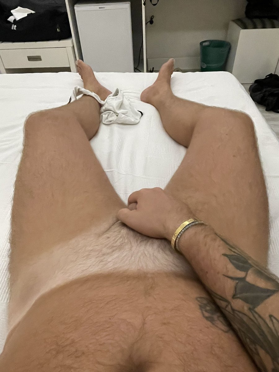mrchrisforde's tweet photo. Rt if you wanna cum cool daddy down #gaynaked #gaydaddy #gayfun #daddyfun #gayhungdad #gayplay #gaysex https://t.co/10Sx1hBLVn