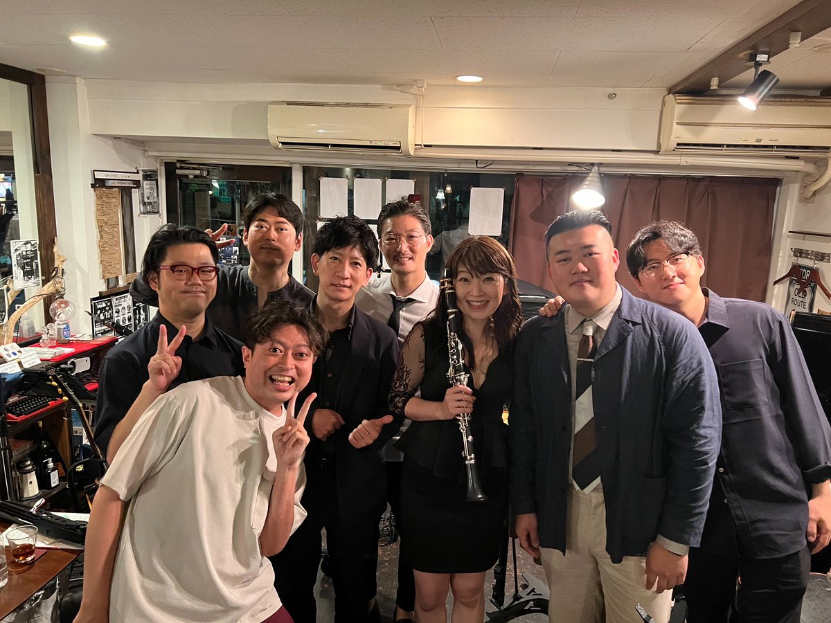 akinacl's tweet photo. 第三夜🤗🤗🤗
雨の中ご来場ありがとうございました🙏
#junsmusictroupe
#羽田野晃奈
#cafestylejam https://t.co/AzGRvQmrcv