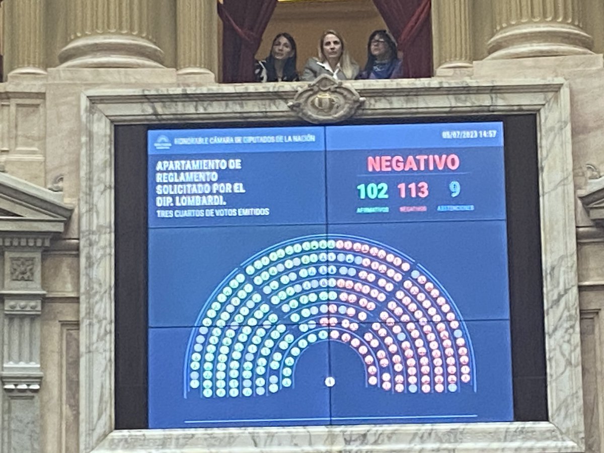 PPTenel13's tweet photo. Hola Kumpa, sino te alcanza para el alquiler el mes que viene CAGATE. NO LO DIGO YO, LO DICE el BLOQUE KIRCHNERISTA que voto NEGATIVAMENTE la DEROGACION de la LEY de Alquileres. Viva Peron Carajo, seguí cagandote de hambre, anda cobrar el plan y no rompas las pelotas. ✌️ https://t.co/FgFQXkqjyC