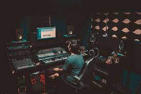 lettalksport's tweet photo. One thing I've been doing more recently is acting as a producer for our  podcasts; if you need help getting guests or anything else behind the  scenes, please send me a message https://t.co/HtOKrf8RTA