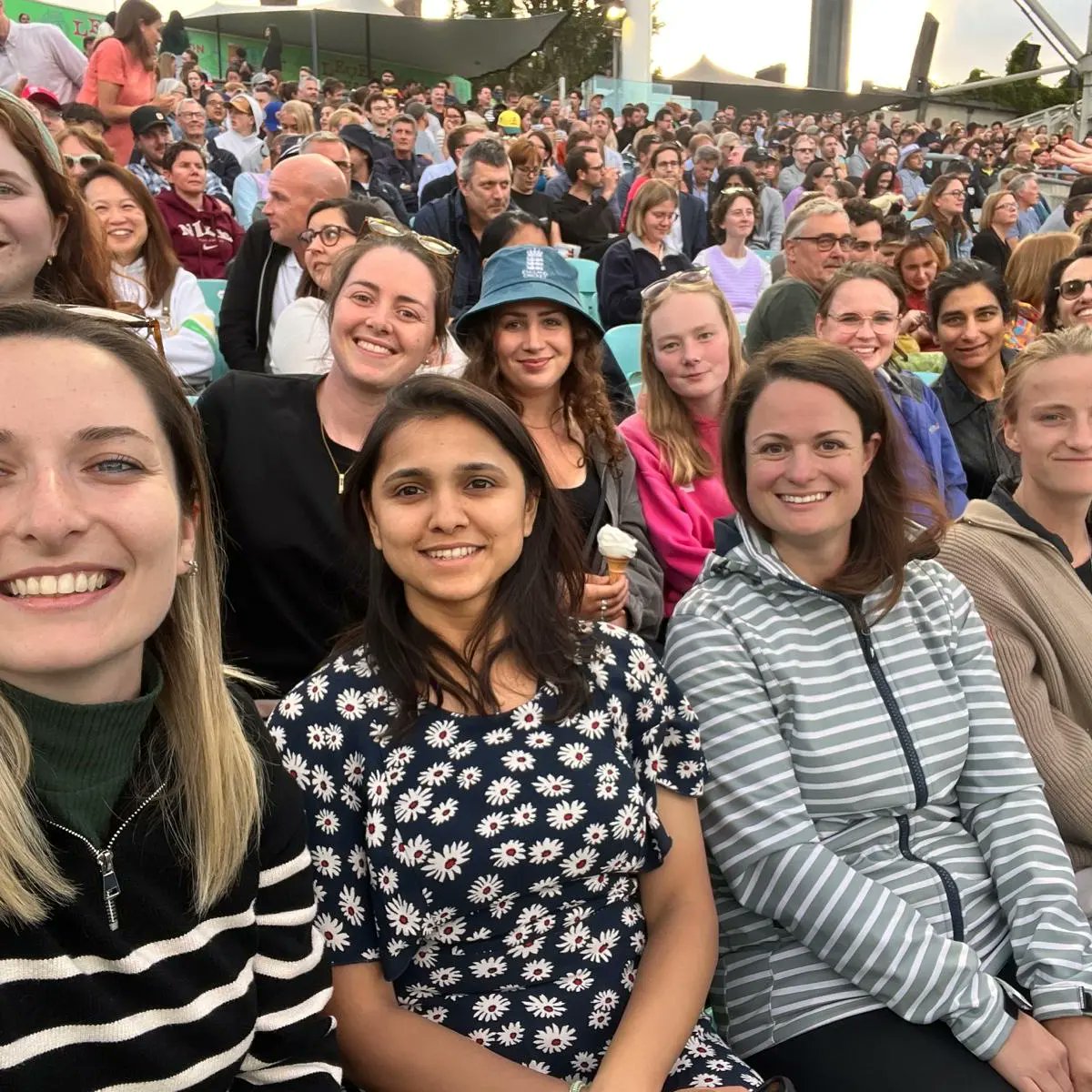 hampsteadWCC's tweet photo. Lovely team social out at the #Oval cricket ground this evening! It was fab to cheer @englandcricket women on for their 3 run win thriller and an #Ashes first! Congrats and a special mention to @Danni_Wyatt for a stellar innings. https://t.co/t1fNhA6Nff