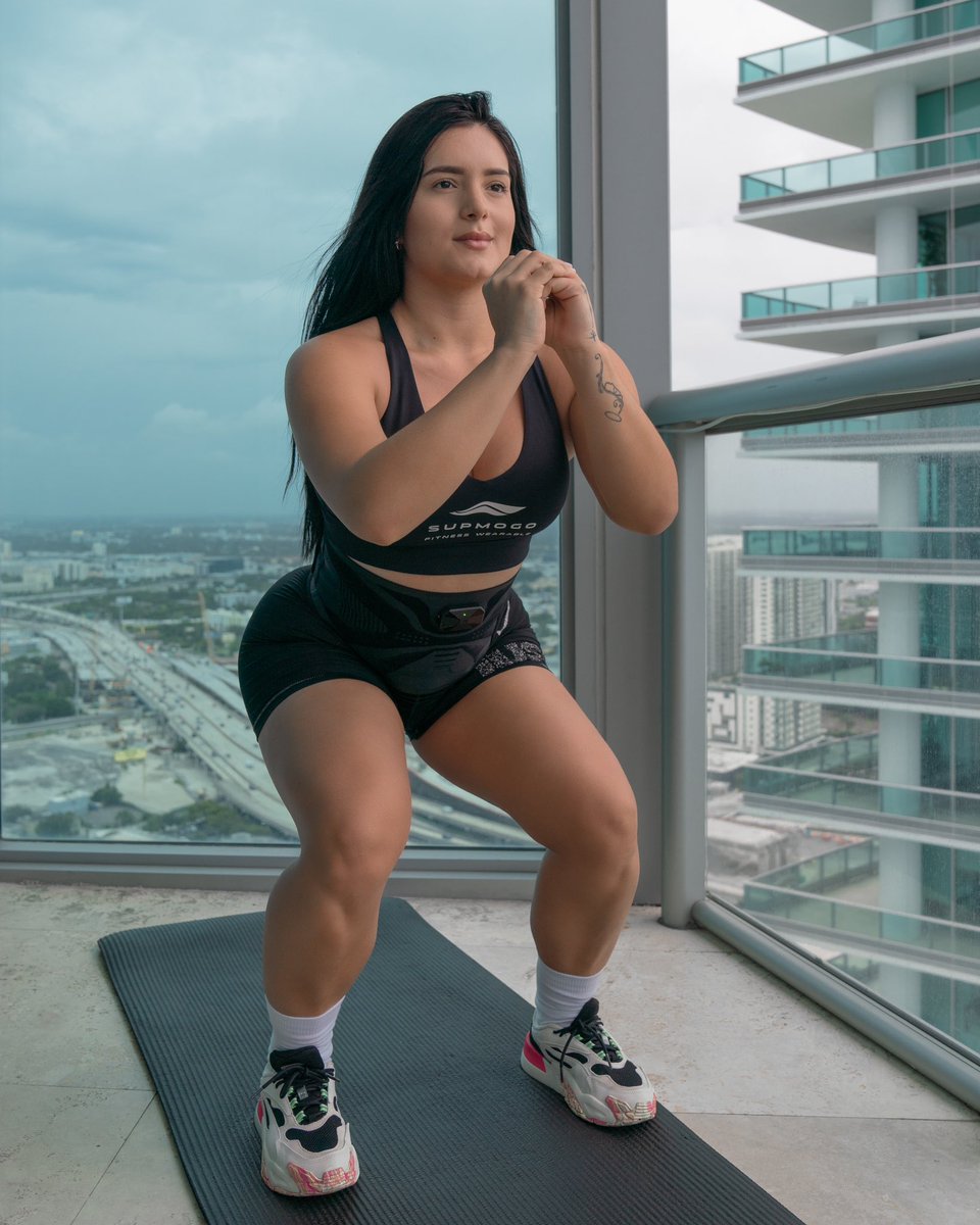 supmogo's tweet photo. 🌟 It's #wellness #Wednesday! 🌟

⏰ Pause for a Moment. Stretch for Your #Wellbeing ⏰

Whatever you’re doing right now, take a second to stretch and give your body the love it deserves. 🤸‍♂️ Even just 30 seconds of stretching can work wonders, and your body will thank you for it! https://t.co/isC5KeJnAj