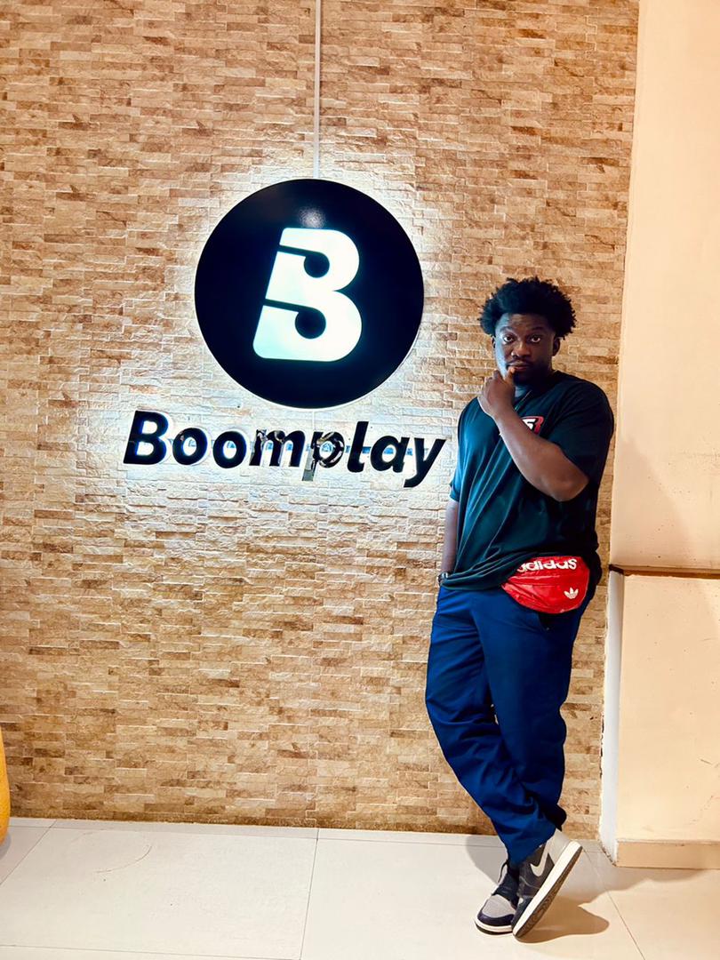 Mediaconnectgh_'s tweet photo. Get ready for a mind-blowing surprise from @yblvckMusic Music this month🔥 @BoomplayGhana!

Stay tuned, because something lit is about to go down🥁 #Cloud9🎶!
 https://t.co/32BTtxzDDT?

#BoomplayXTECNO
#SG2

#MediaConnectGh
#InternationalPromo 
#MediaNewsAndEntertainment https://t.co/FknbkaKqpB