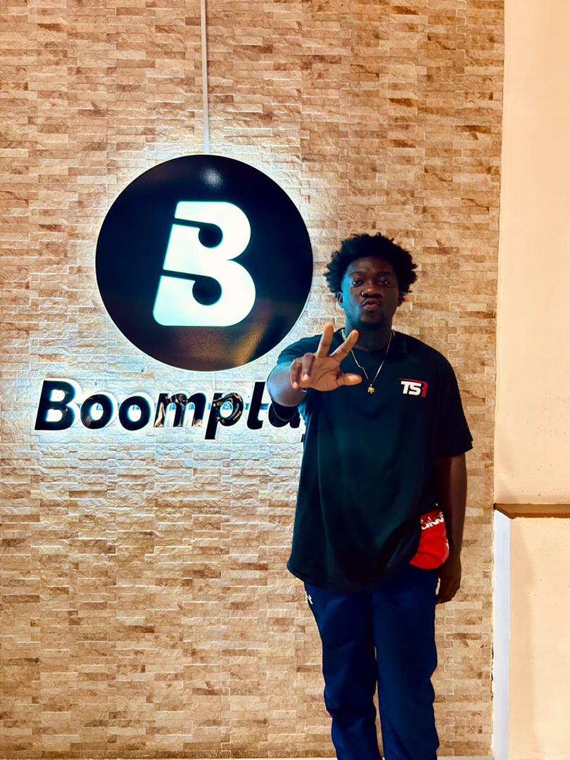 Mediaconnectgh_'s tweet photo. Get ready for a mind-blowing surprise from @yblvckMusic Music this month🔥 @BoomplayGhana!

Stay tuned, because something lit is about to go down🥁 #Cloud9🎶!
 https://t.co/32BTtxzDDT?

#BoomplayXTECNO
#SG2

#MediaConnectGh
#InternationalPromo 
#MediaNewsAndEntertainment https://t.co/FknbkaKqpB