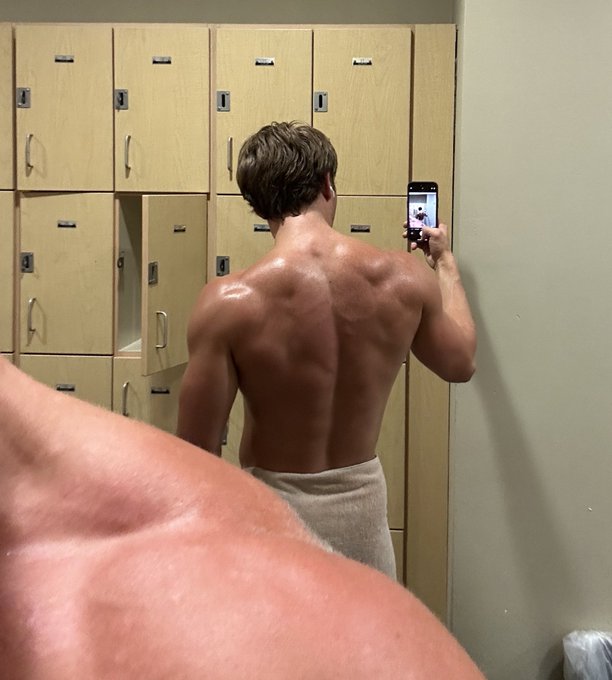 plenty to grip onto 😋 https://t.co/O4jVNmdPZm