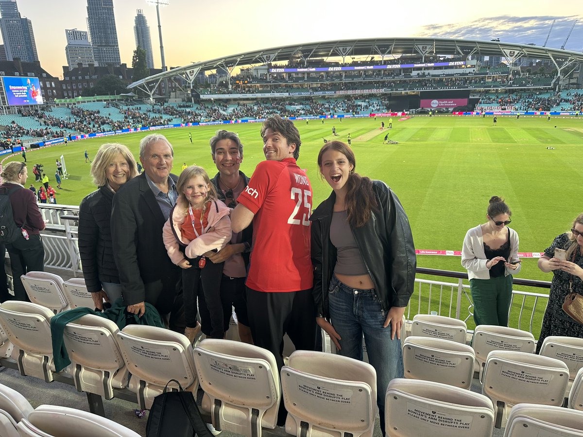 gregjames's tweet photo. Women’s Ashes T20! My niece’s FIRST EVER cricket match. She LOVED it. And an England win! The Ashes are still alive! Me and dad have been coming to the Oval since I was about 10 and it’s a special ground. Even more special after seeing Pia fall in love with cricket there. Amazing to find new magic in the place after all these years.

Ps. Thanks @wongi95 for lending me your shirt x