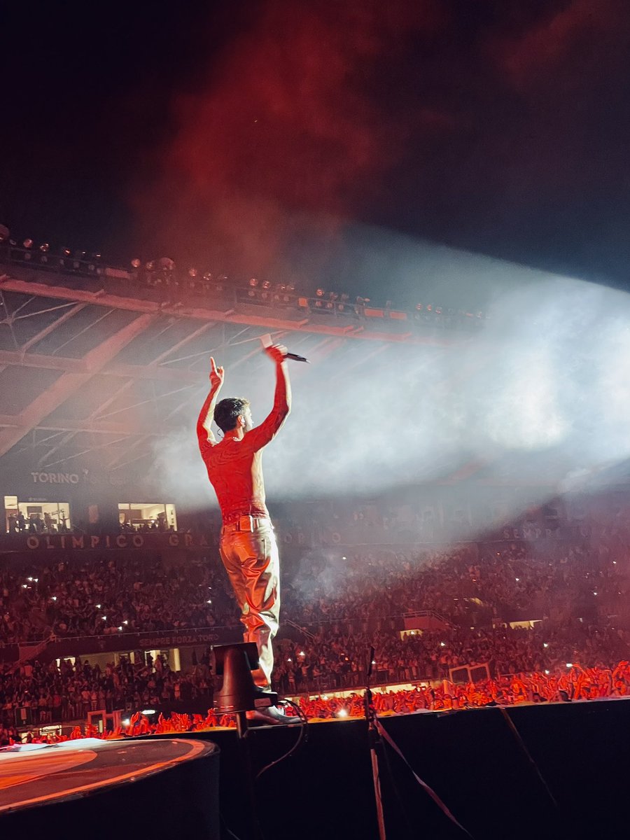 mengonimarco's tweet photo. GRAZIE ❤️

#MarcoNegliStadi2023 https://t.co/Y0jaiUeU8V