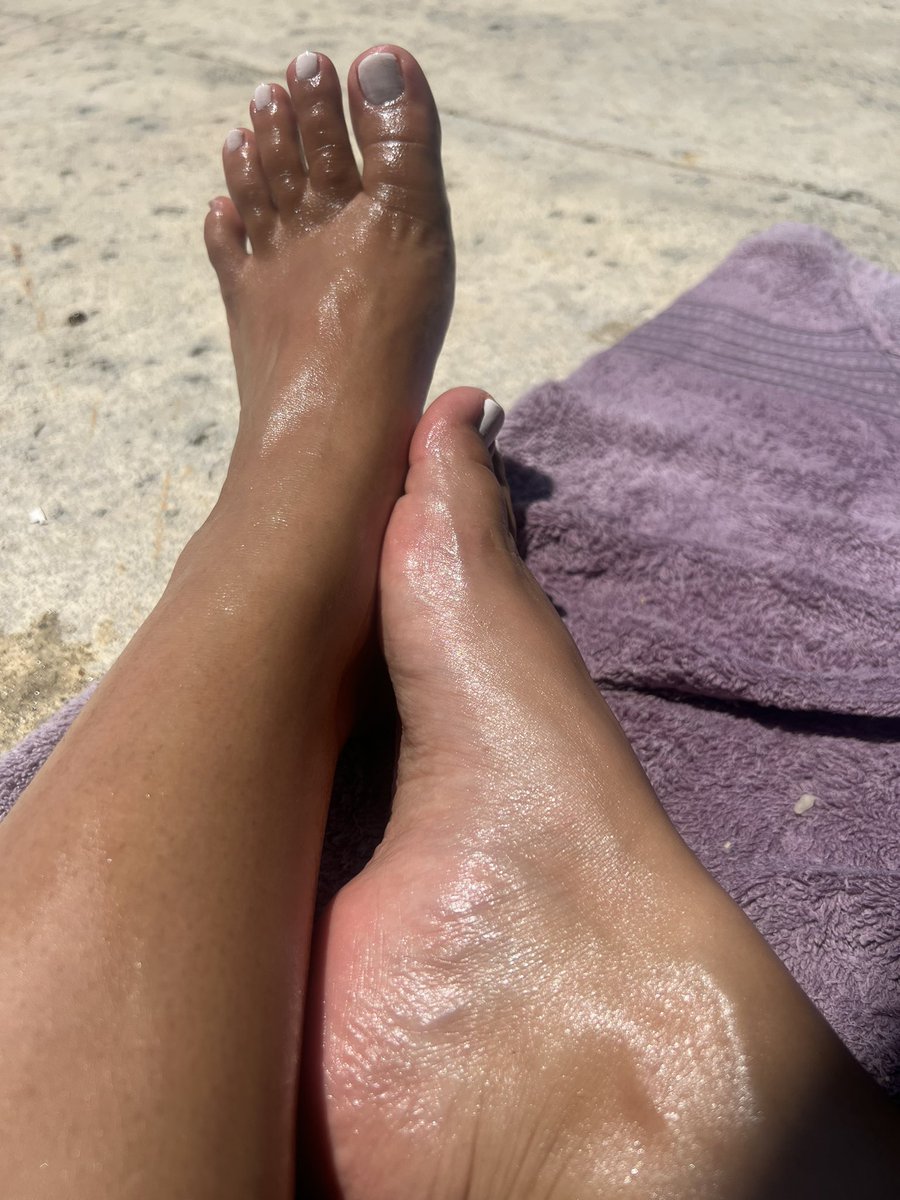 Goddessally12's tweet photo. Goodmorning … Worshipping me never felt better 
Findom femdom finsub paypig . I love 🐽💋 
moneyslave moneymiss paypig cashpig moneymiss ATM •

#softfeet #pigeon #smallfeet #feetfethish #feet_lover #feet_pic #feetpicsforsales https://t.co/NDk2SrQDXS