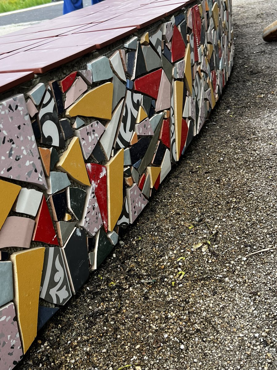 wemakeitglasgow's tweet photo. Busy week so far… a big art install happening tomorrow and Friday at #Stockingfield. If you haven’t been up for a while three more benches have been installed, and @LambhillStables mural is going in. Come find your tiles :) https://t.co/XpJUIunSu7