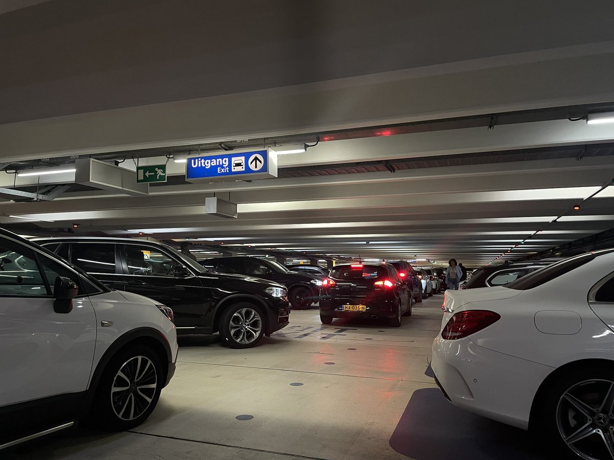 Starcrazy2000's tweet photo. @Schiphol …. What is going on at the parking P1 !!!! 30 min and we can get out!!! https://t.co/JXv1nsFRFs