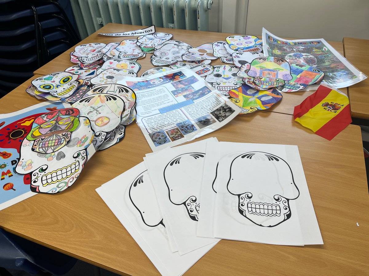 HarveygsMFL's tweet photo. A few photos from last night’s Open Evening…
Lovely to see so many new faces (and a few old ones). We hope you enjoyed our café. Well done for your efforts to order in French &amp; Spanish.
Huge thanks to our fantastic Language Ambassadors for their help! 🇫🇷🇪🇸😊 https://t.co/SL83AF2ZX5