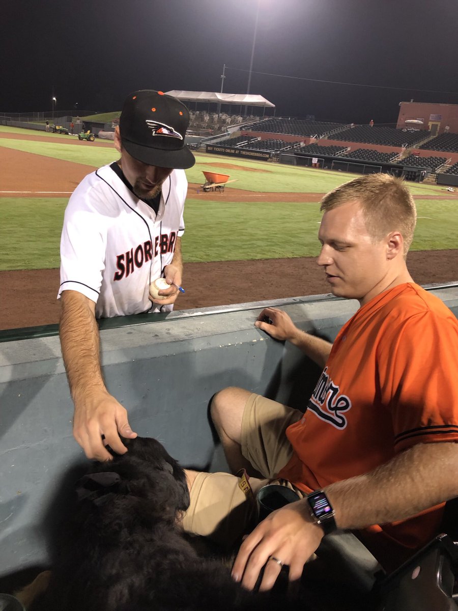 Colton Cowser, fan of Harper 

#birdland #orioles #debut #mlb #dogs #dogpics #LetsGoOs