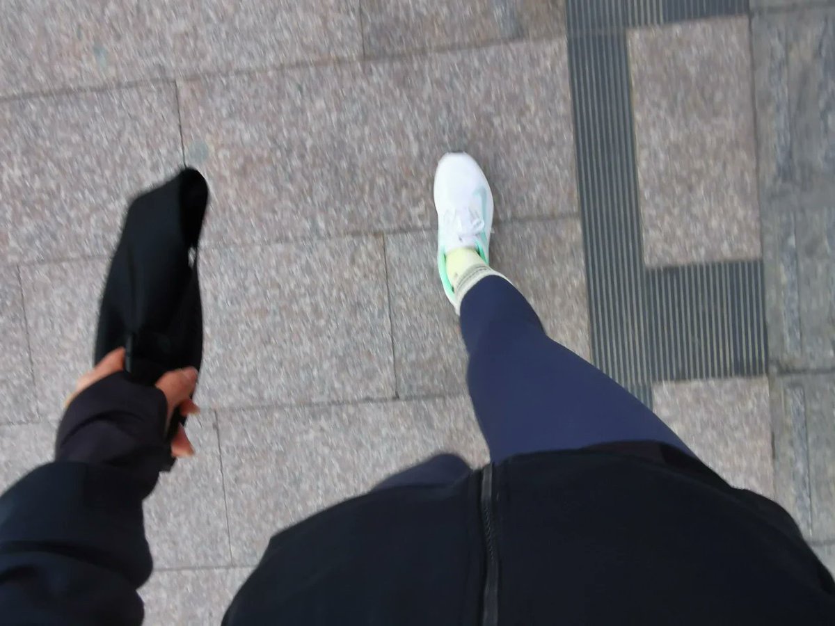 df3a21ds's tweet photo. Run as much as you want
Sultry and irritable mood, give sweat blow away https://t.co/2AQHkCAA8P