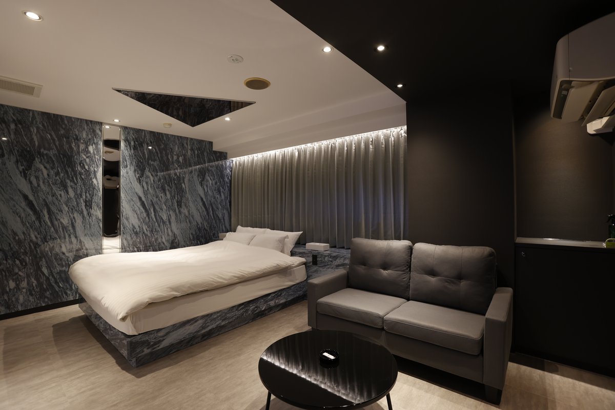 北海道旭川市にあるHOTEL LUANA(ルアナ)です🏩🖤
リニューアルした『203号室』の写真です📷
皆様のご来店を心よりお待ちしております🙌

北海道旭川市2条通り19丁目