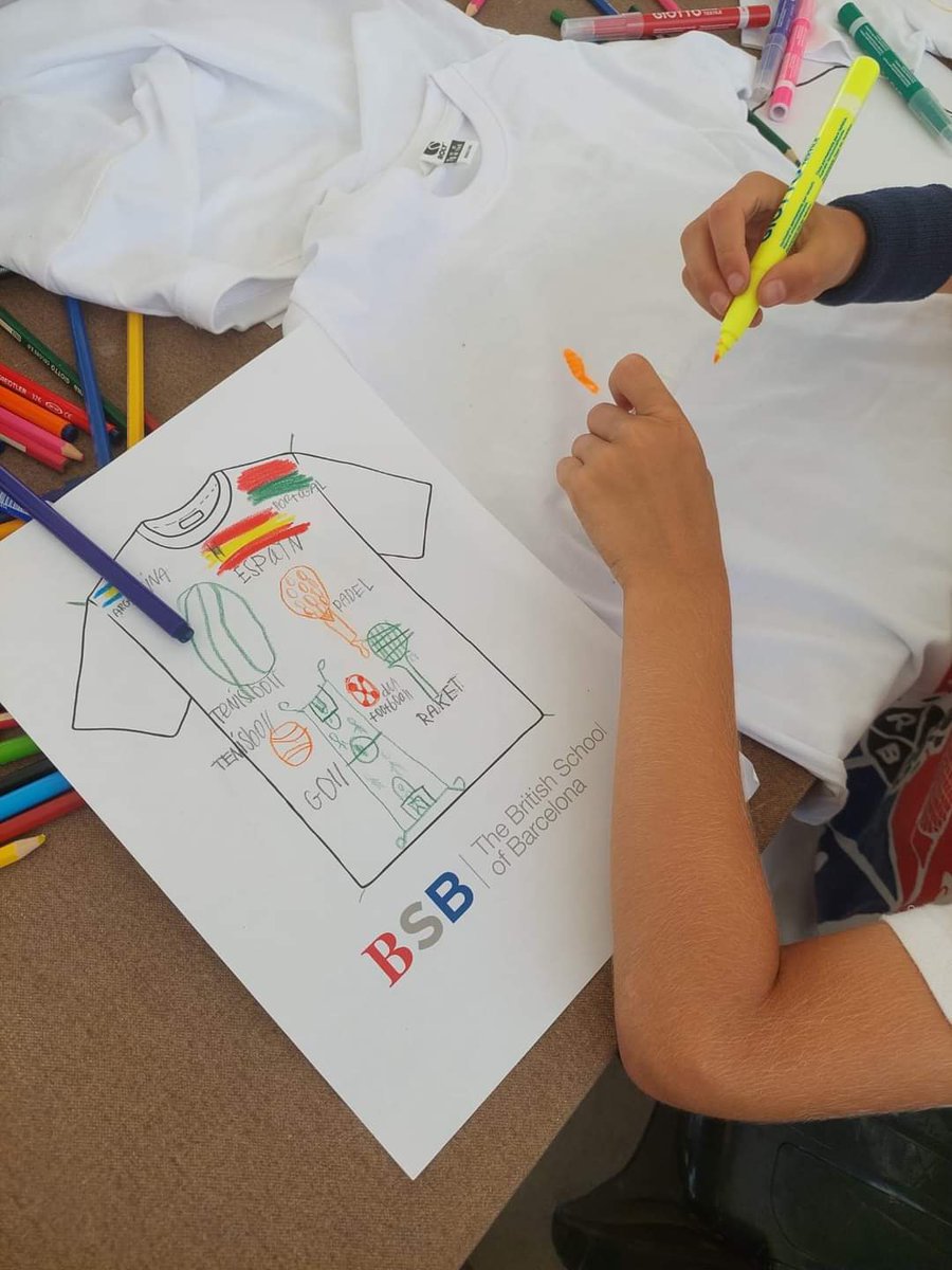 BSB_Barcelona's tweet photo. 🌞 Summer fun, sports and #EnglishLearning go hand in hand at @RCPoloBarcelona with our BSB team!  
Children have been showing off their #creative side and #language skills! Check out these one-of-a-kind T-shirts designed by them! 👕💙 They put their hearts into every detail! https://t.co/mmrE6V5JIn