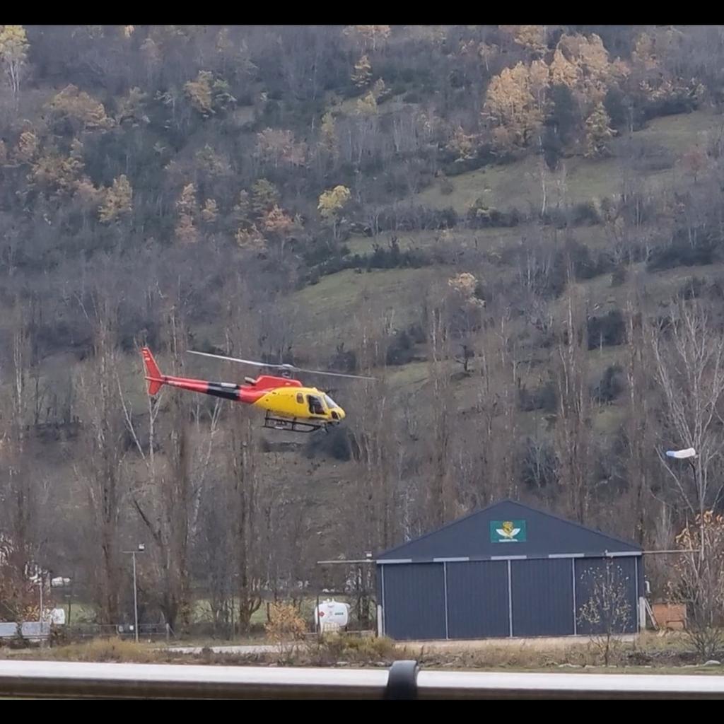 BernatSese's tweet photo. AS 350 B3  ECUREUIL https://t.co/WQ72bgt4EB