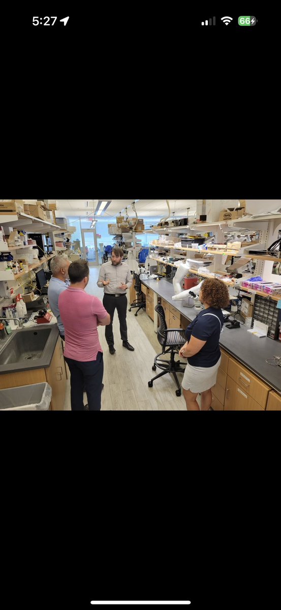 hvchiordi's tweet photo. Took a tour of BIO5 last week! It is extraordinary to see what they are doing in R&D in bio, healthcare, and other technologies. Not to mention their involvement in the community and education of high school-aged students!
#OnePimaCounty #PimaCounty #UofA #BearDown #BIO5 https://t.co/edpjSyhr9k