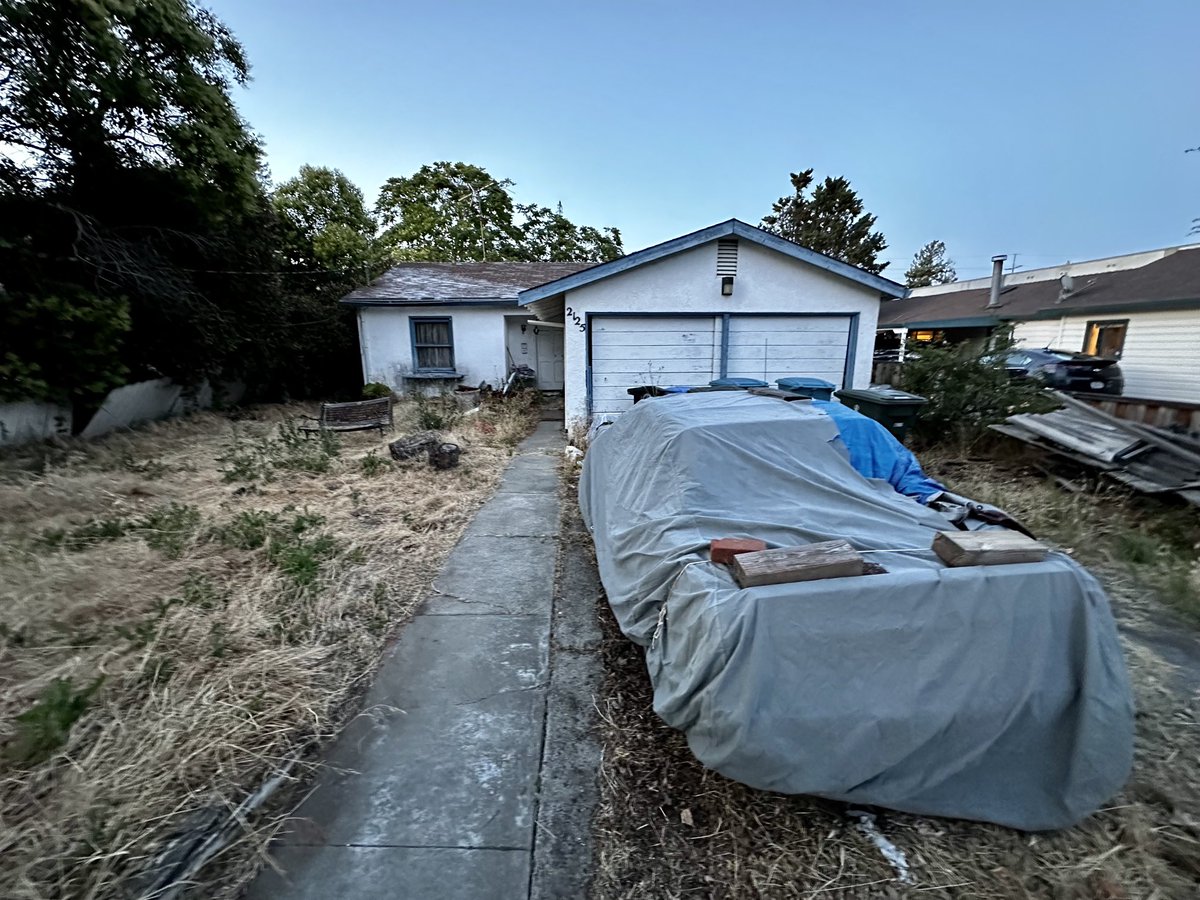 tunguz's tweet image. This is what $2 million buys in Palo Alto, California.