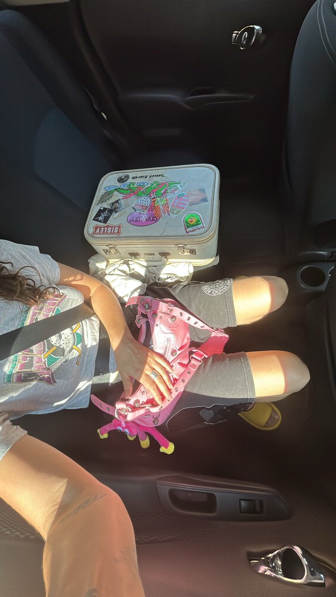 on our way to <a href="/FestiVoix/">FestiVoix T-Rivières</a> !!! playing at 11 🎀