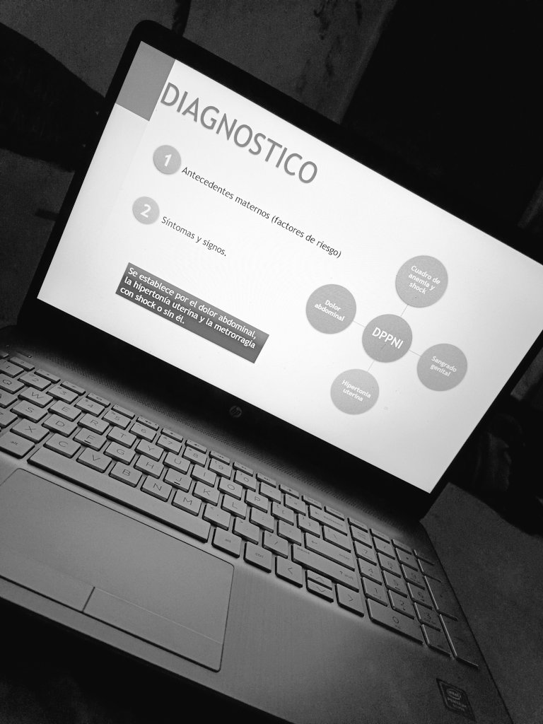 Granadillo_J's tweet photo. Dios está alergia me mata, me siento horrible con el malestar y todavía me queda repasar 3 clases más #AlergiaaGineco https://t.co/W5BYFX17zo