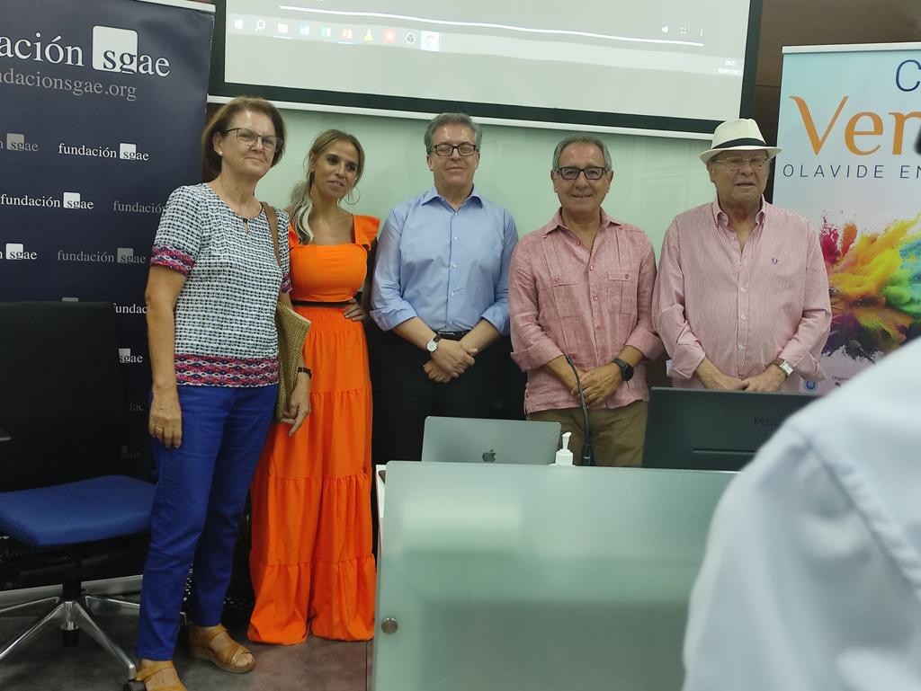 Gracias a <a href="/AdelaAlgarin/">Adela Algarin</a> e <a href="/ildefon_vergara/">Ildefonso Vergara</a> por invitarnos a la mesa redonda sobre el proceso de creación y producción de nuestro documental "Fernanda y Bernarda" con los Maestros Manuel Martín Martín y Paco del Gastor. Enhorabuena Cursos  Verano  <a href="/pablodeolavide/">Pablo de Olavide</a> <a href="/olavidecarmona/">Olavide en Carmona</a>