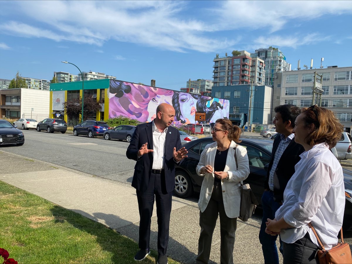 Such a pleasure to join <a href="/Taleeb/">Taleeb Noormohamed 🇨🇦</a> in welcoming MP for York Centre <a href="/YaaraSaks/">Ya'ara Saks יערה זקס</a> to our community this week! From touring <a href="/jfsvancouver/">JFS Vancouver</a>'s The Kitchen to briefing her on <a href="/JWestNow/">JWest</a>, we loved sharing the unique demographics, priorities &amp; needs of the Greater Vancouver Jewish community.