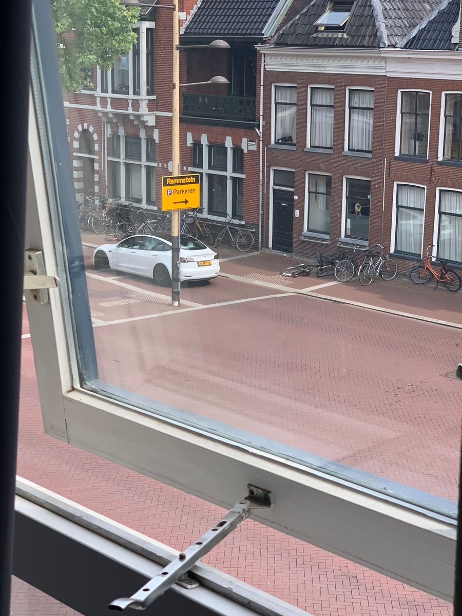 E_Goris's tweet photo. @JanVosjan Foto van vorige week vrijdag, gaat de gemeinte boel  centjes kosten als het niet doorgaat https://t.co/1a4rEm25jT