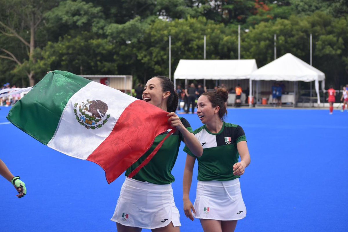 TiburonesHC's tweet photo. Se logró el objetivo🤩🥇🏑
Oro para equipo femenil de Hockey en JCC🇲🇽
El equipo femenil mexicano de Hockey sobre Pasto, el cual integra la jalisciense Grecia Valeria Mendoza, se proclamó campeón en los Juegos Centroamericanos y del Caribe al imponerse en la final a Cuba. https://t.co/LX5Yi6sNdM