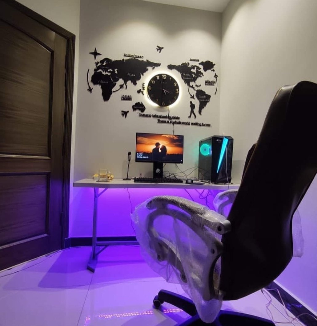WalliamE's tweet photo. For any kind of Gaming Design Graphically, Feel free to contact me for the best Streaming &amp; YT Packages!
@TwitchSIE
@TwitchSharingHQ
@SmallStreamersC
@SupStreamers
@small_streamer
#TeamGodvek 
#SupportSmallStreamers
#twitchaffiliate https://t.co/v51i3KGUfu